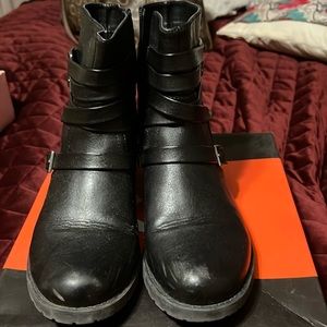 Used black Guess boots size 10